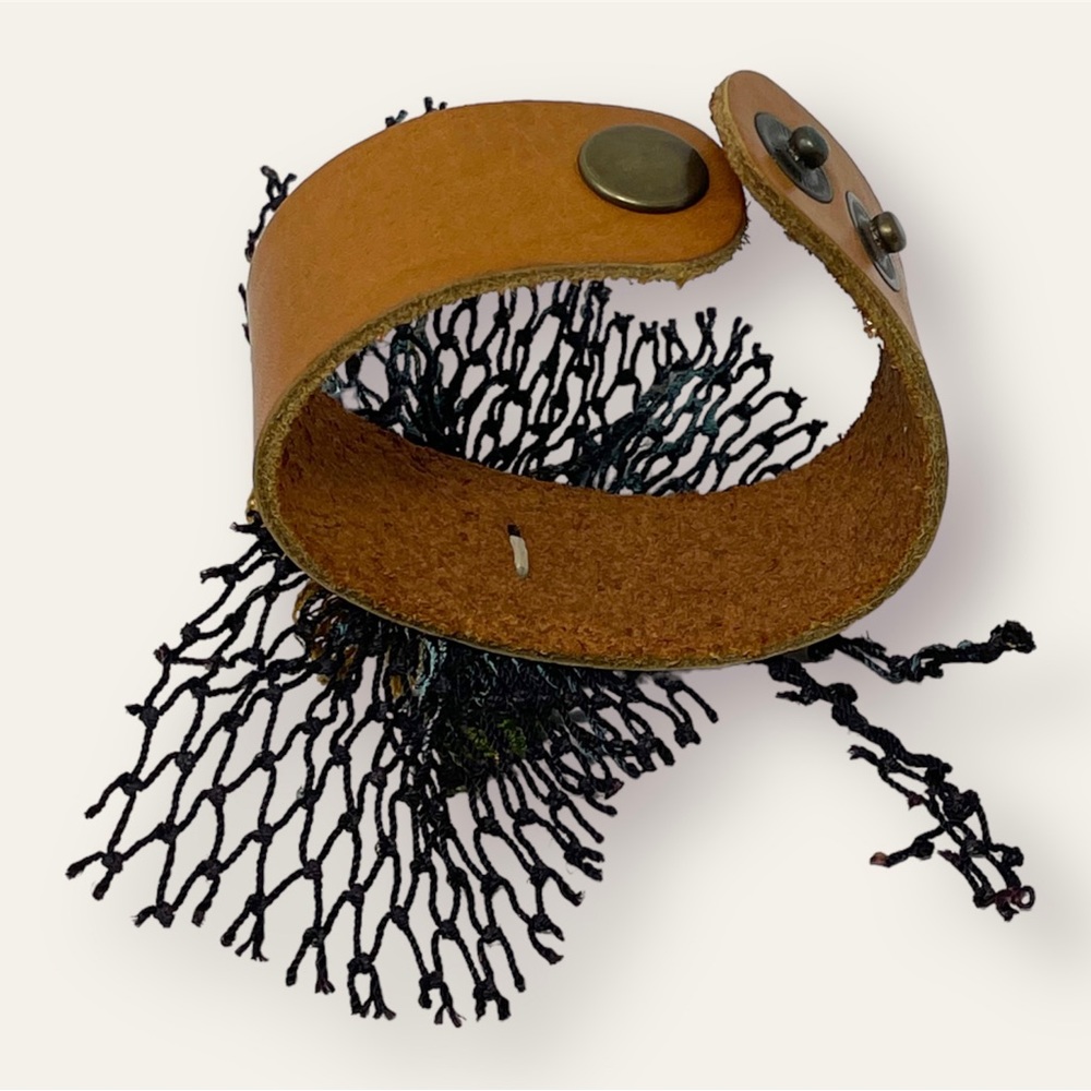 🛍️SALE🛍️ Handcrafted Bohemian Knitted Flower & Leather Cuff Bracelet - Picture 7 of 8